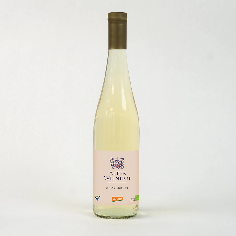 Eine transparente Weinflasche mit Etikett "Alter Weinhof - Weißburgunder"